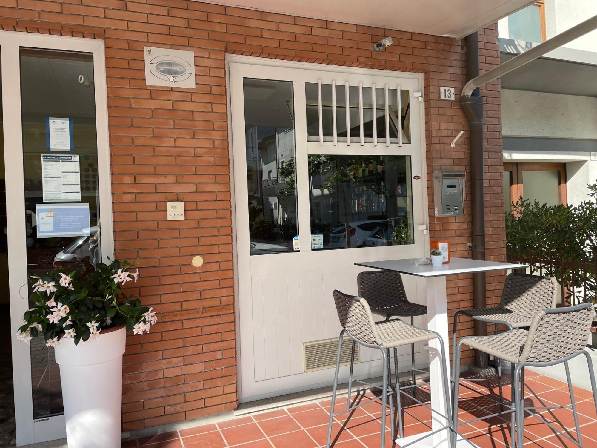 Pensione Ornella Lignano Sabbiadoro Exterior foto