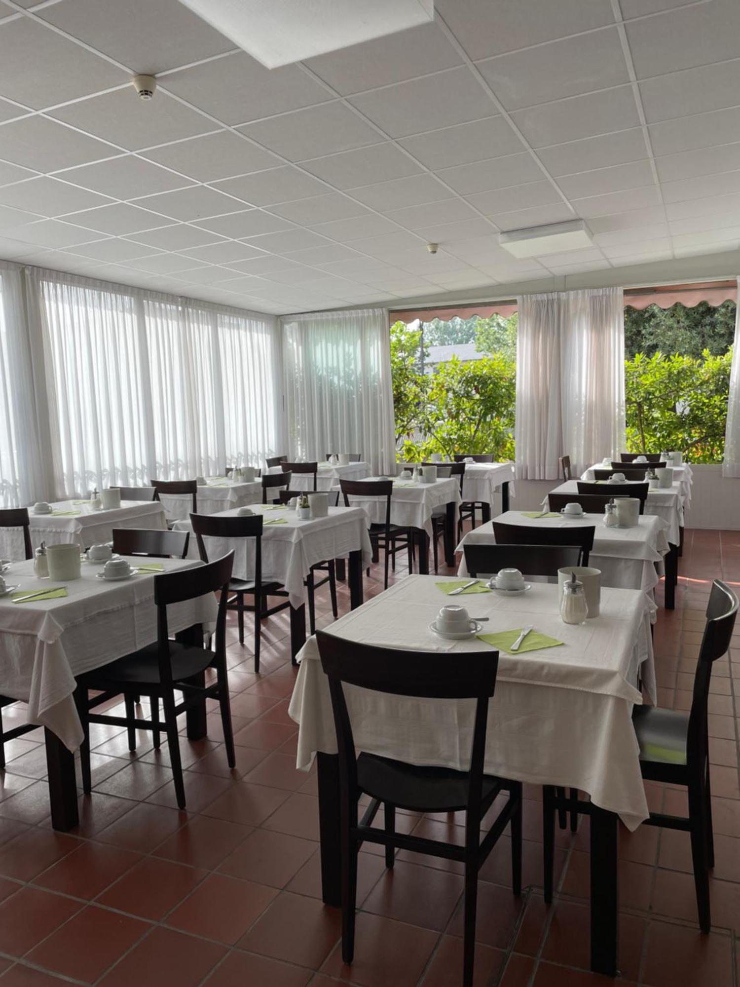 Pensione Ornella Lignano Sabbiadoro Exterior foto