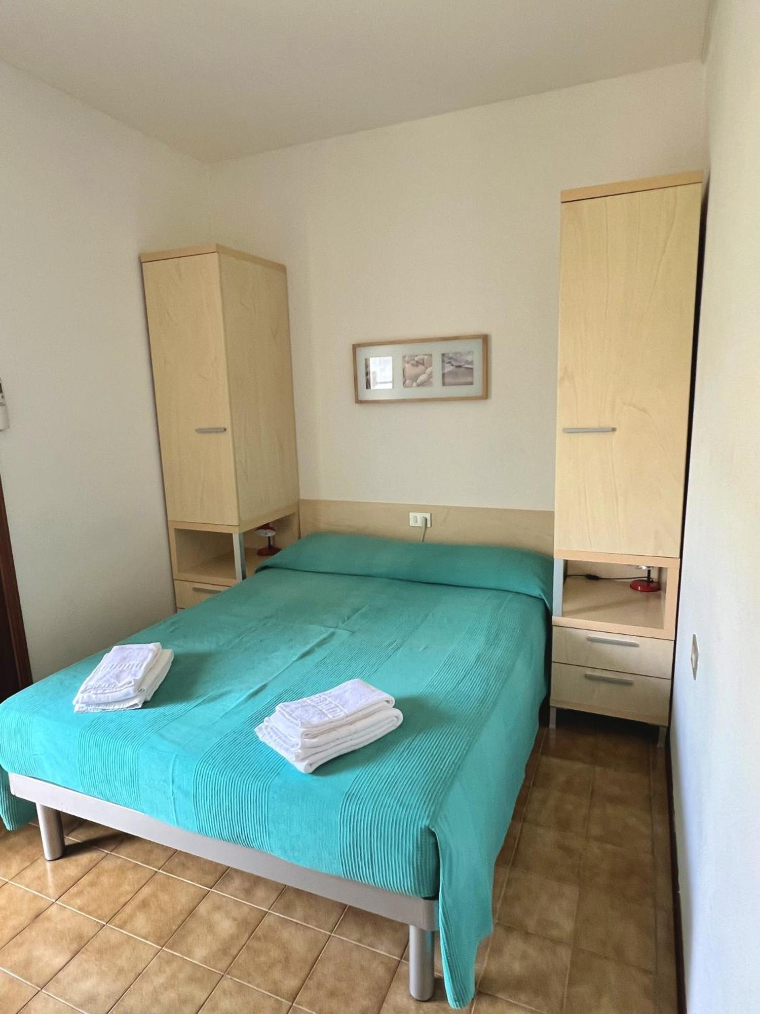 Pensione Ornella Lignano Sabbiadoro Exterior foto